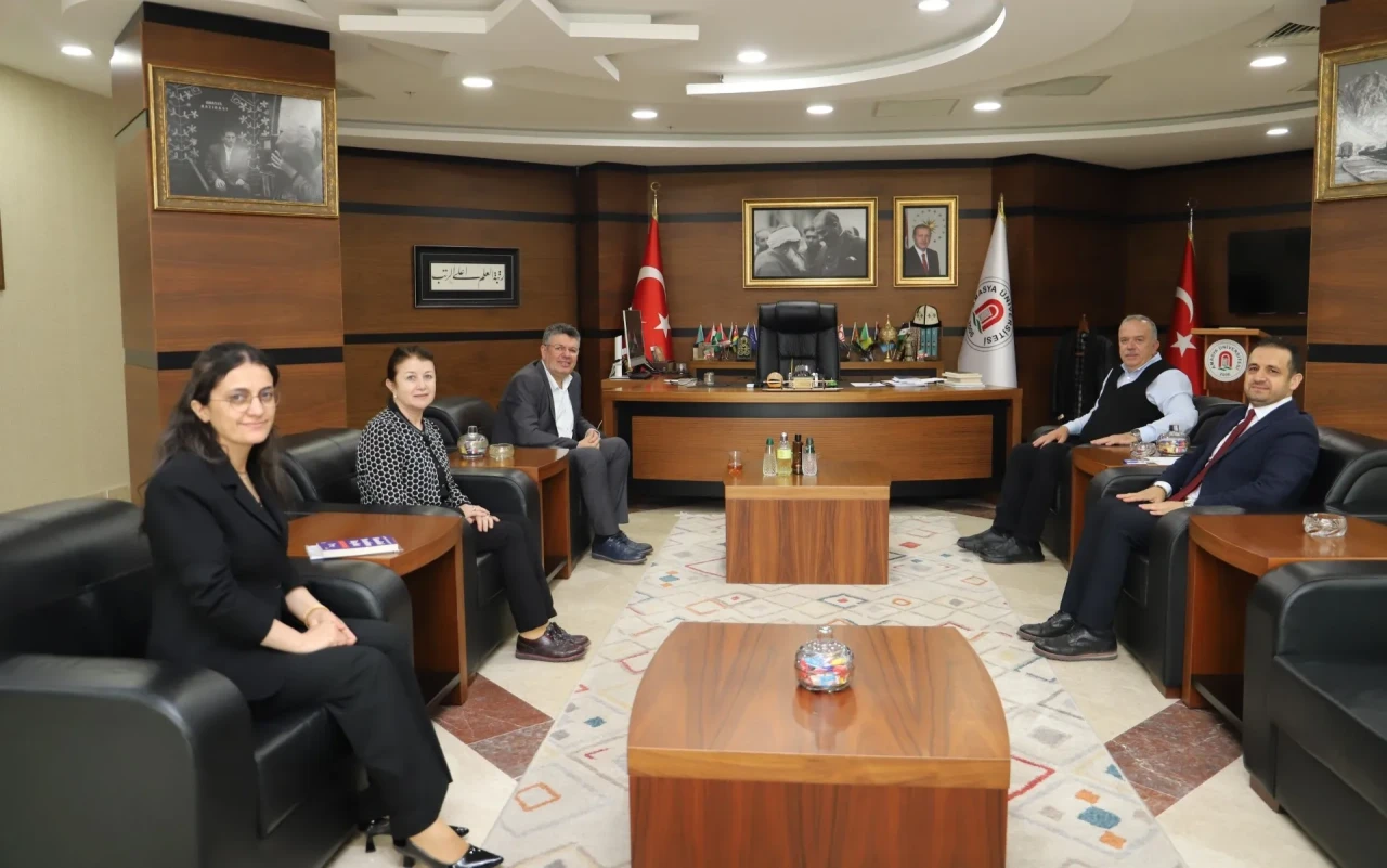 Eğitimci-Yazar Kapaklıkaya’dan Amasya Üniversitesi Rektörü Prof. Dr. Turabi’ye Ziyaret