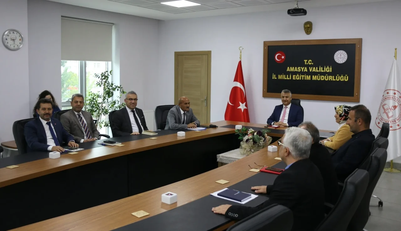 Eğitimde Yol Haritası Belirlendi: Haftalık Değerlendirme Toplantısı Gerçekleştirildi