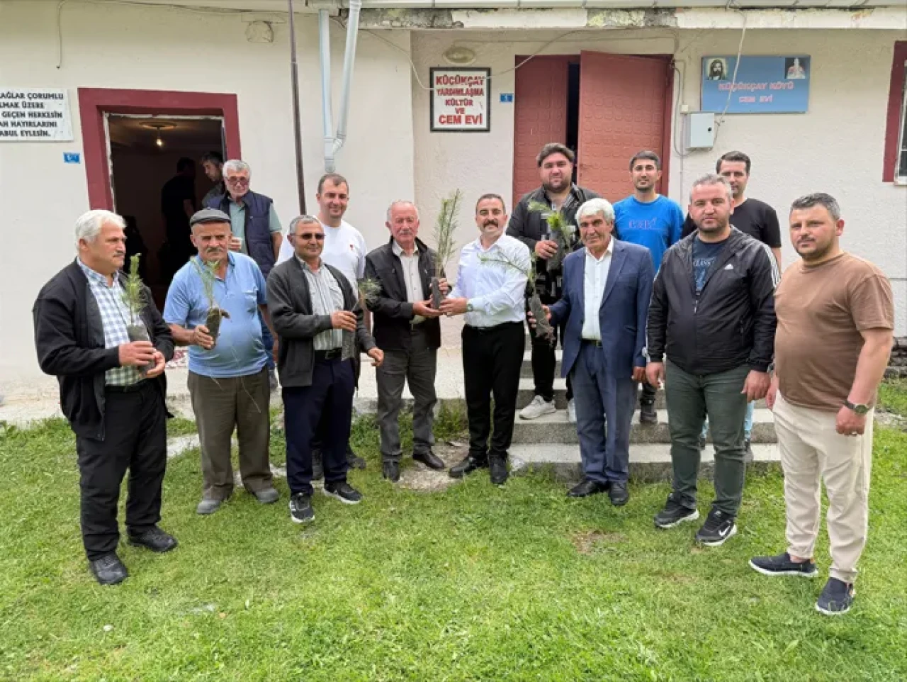“Her Fidan Birlik İçin” Mesajı: Merzifon Gençlerinden Küçükçay’a Anlamlı Hediye