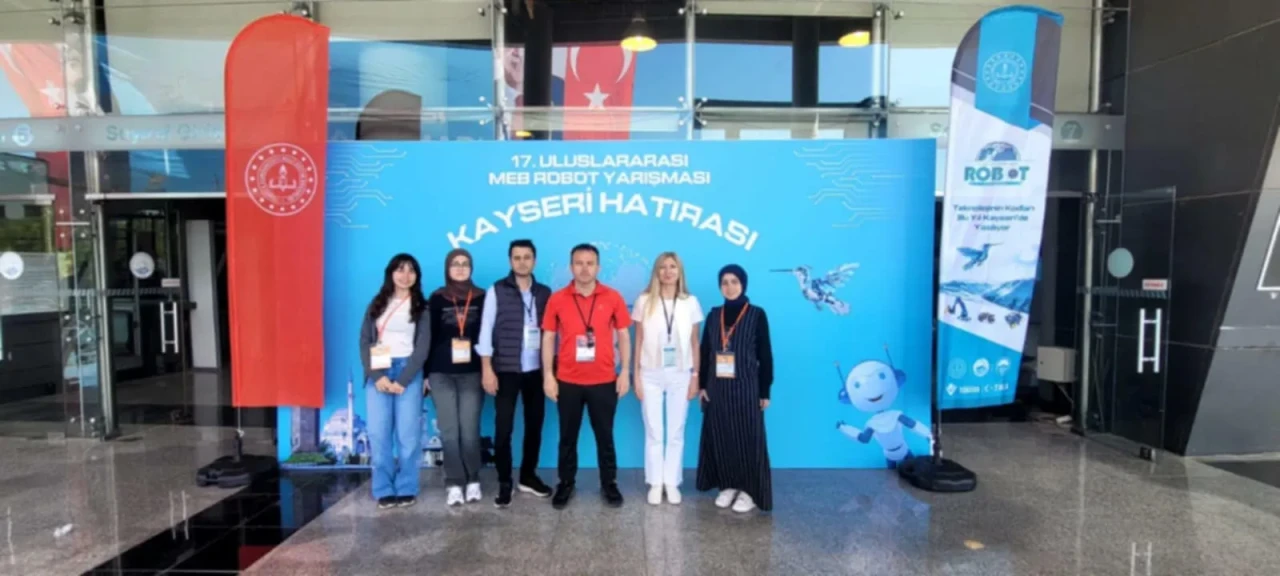 Merzifon Şehit Ahmet Özsoy Kız AİHL, 17. Uluslararası MEB Robot Yarışması’nda Sahne Aldı