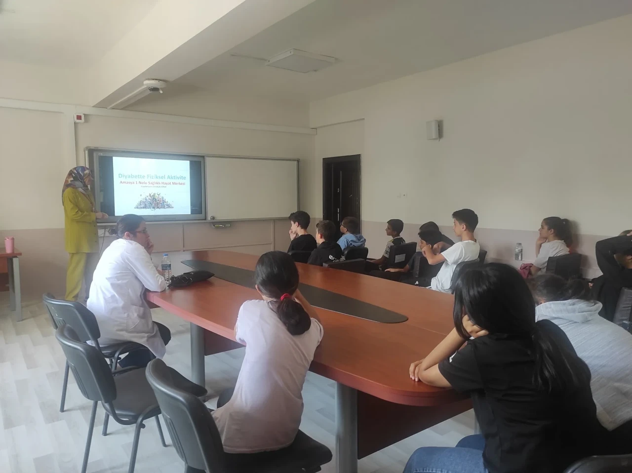 Amasya'da Öğrencilere Sağlıklı Beslenme ve Diyabet Eğitimi Verildi