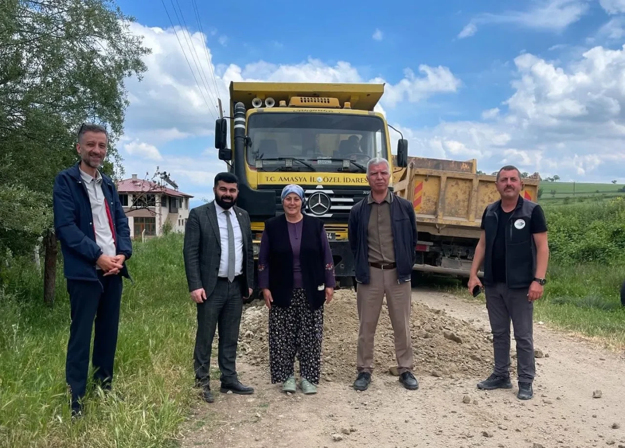 Köylerde Hummalı Çalışma: Bayat ve Osmanoğlu’nda Yol Düzenleme Sürüyor