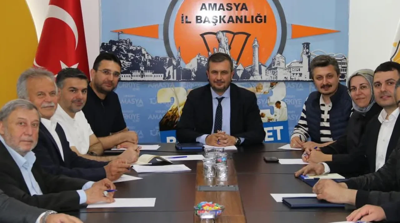 AK Parti Amasya’da İl Yürütme Kurulları ile Toplantı yapıldı
