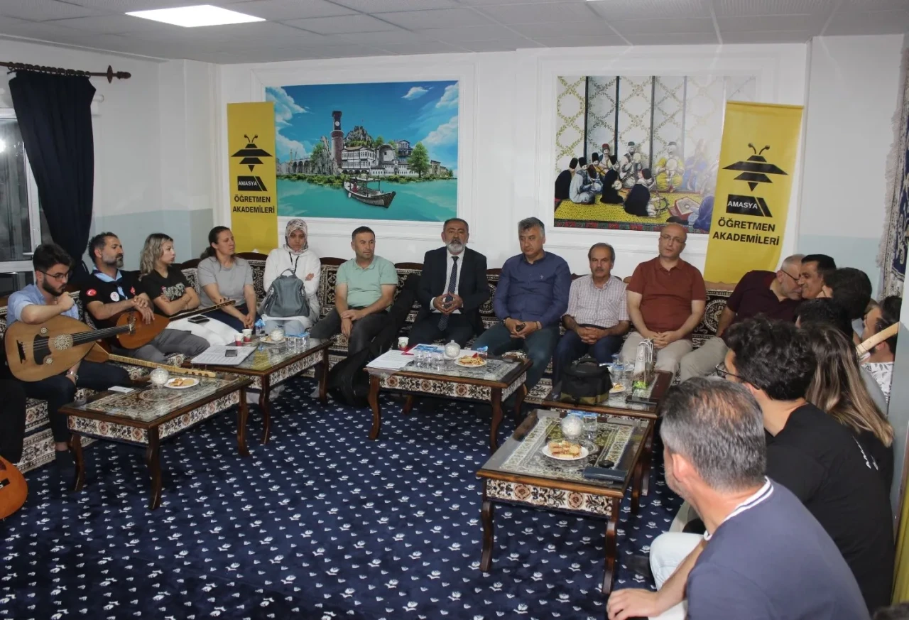 2024-2025 Eğitim Yılı Müzik Akademisiyle Sona Erdi: Türkülerin Yolculuğuna Akademik Dokunuş