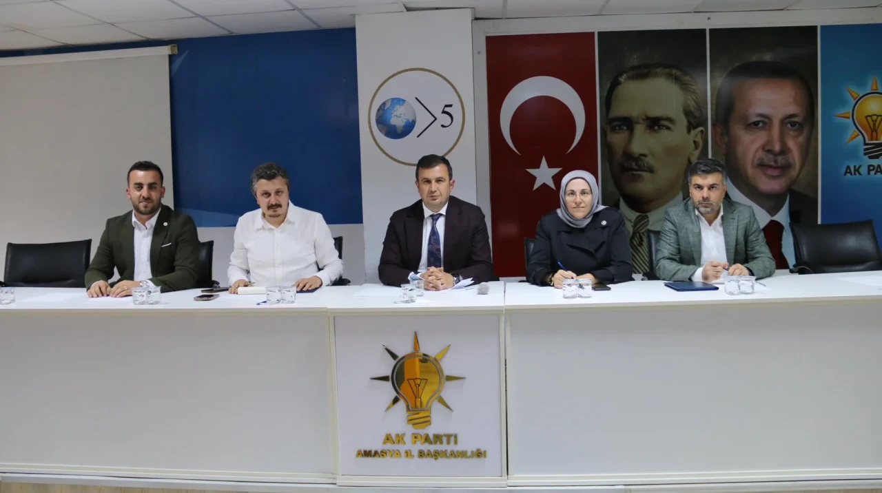 AK Parti İl Yönetimi Haftalık Mesaisini Sürdürdü