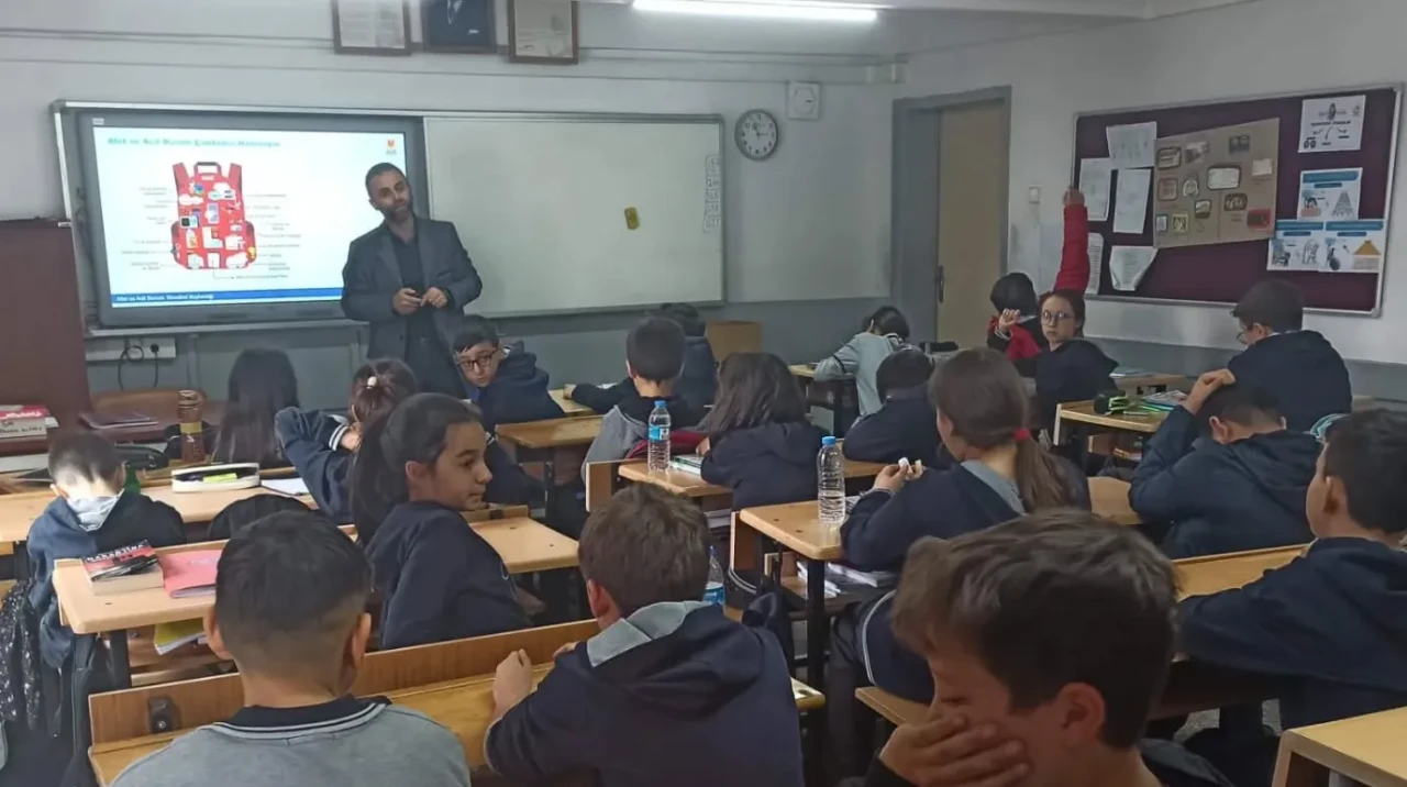 Merzifon’da Gençlere AFAD Farkındalık Eğitimi