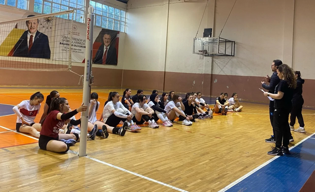 Amasya'da ANALİG 2025 Voleybol İl Karması Seçmeleri Gerçekleştirildi