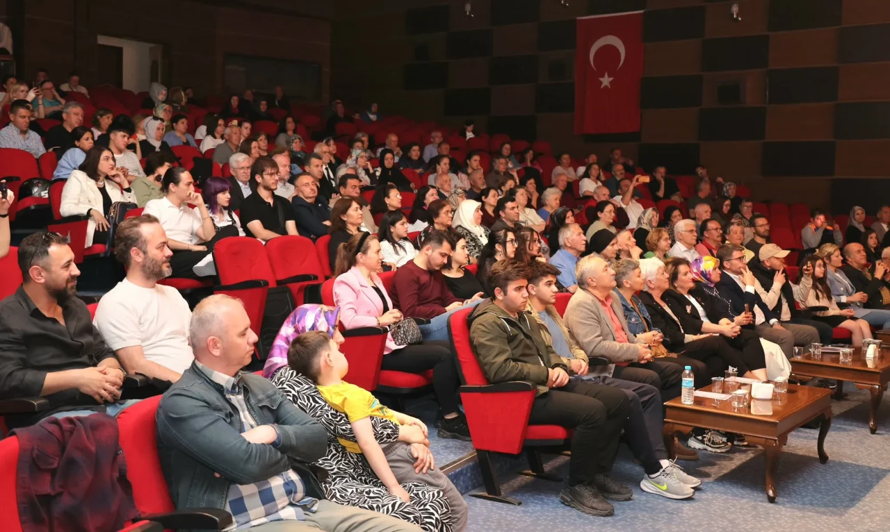 Vali Önder Bakan “Fasl-ı Muhabbet” Konserine Katıldı