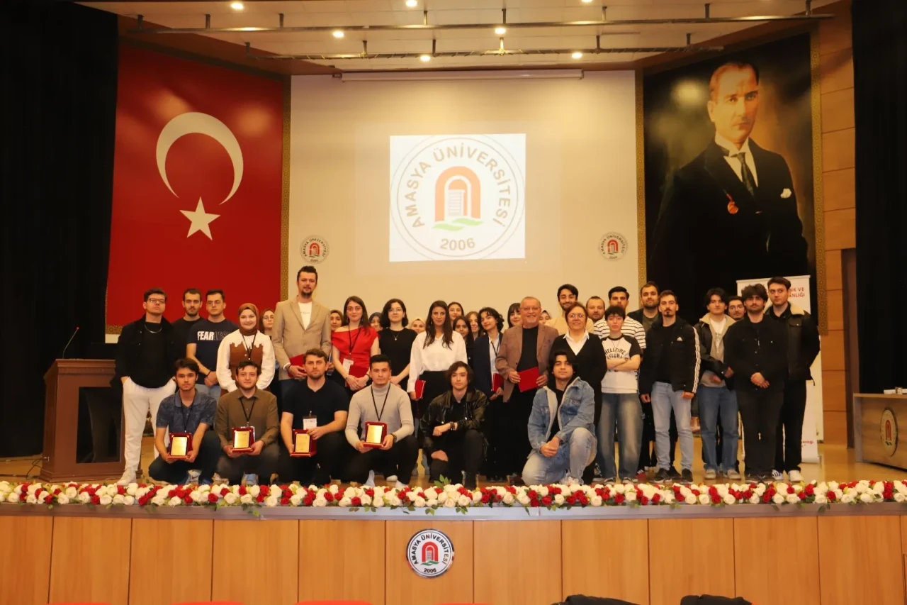 Amasya’da Gençlik ve Deneyim Aynı Sahnedeydi