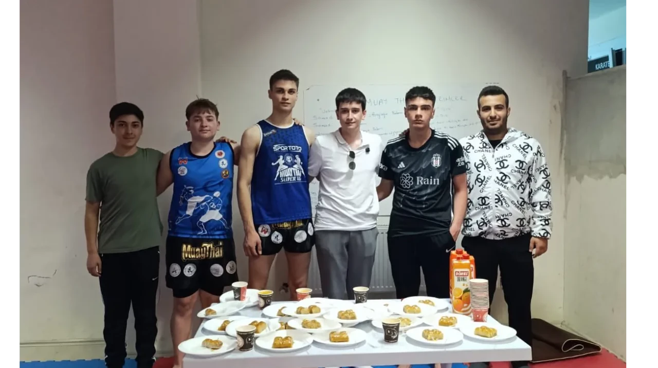 AK Gençlik Merzifon'dan Şampiyon Sporculara Moral Ziyareti