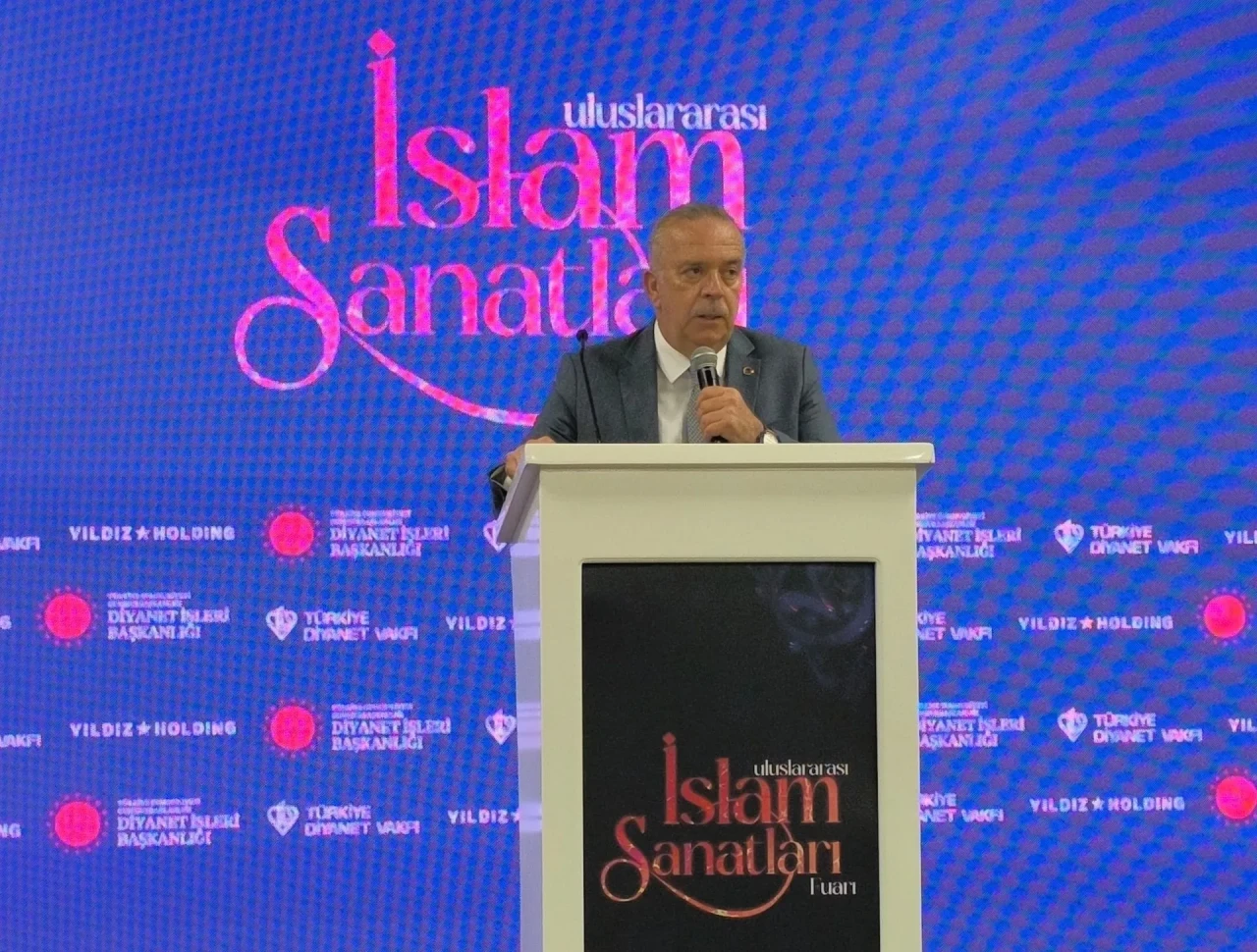 Rektör Turabi, Uluslararası İslam Sanatları Fuarı’nda “İslam Müziği” Üzerine Sunum Yaptı
