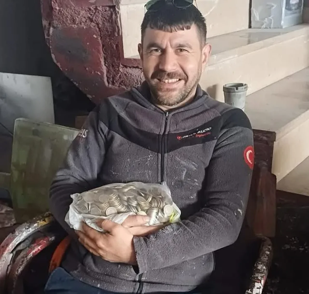 Borcunu 1 TL’lik Madeni Paralarla Ödedi, Esnaf Teşekkür Etti