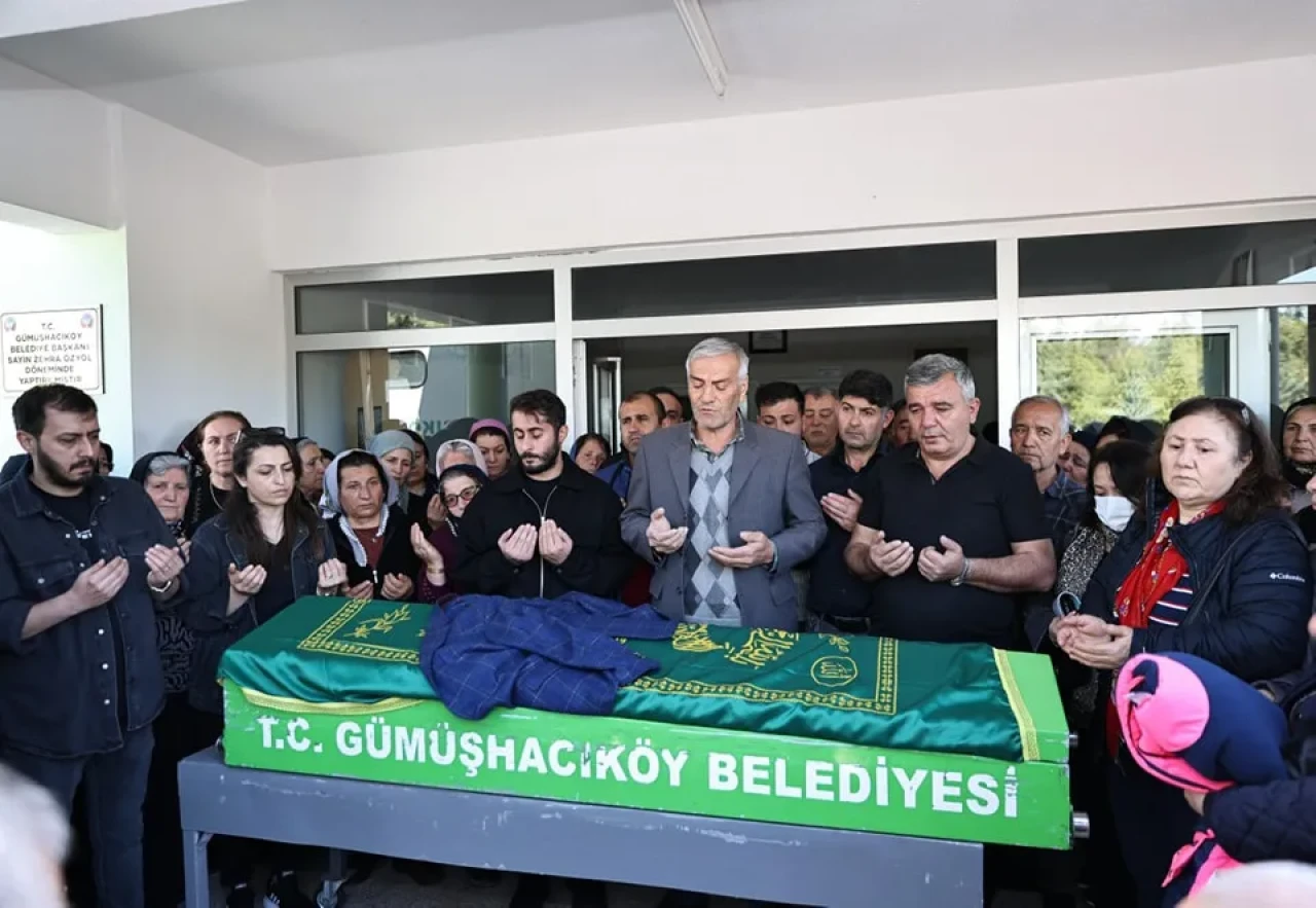 Ramis Topal'ın babası Hüseyin Topal son yolculuğuna uğurlandı!