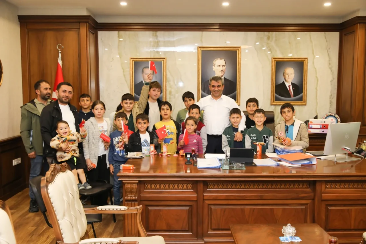 Miniklerin Talepleri İçin Başkanla Görüştüler