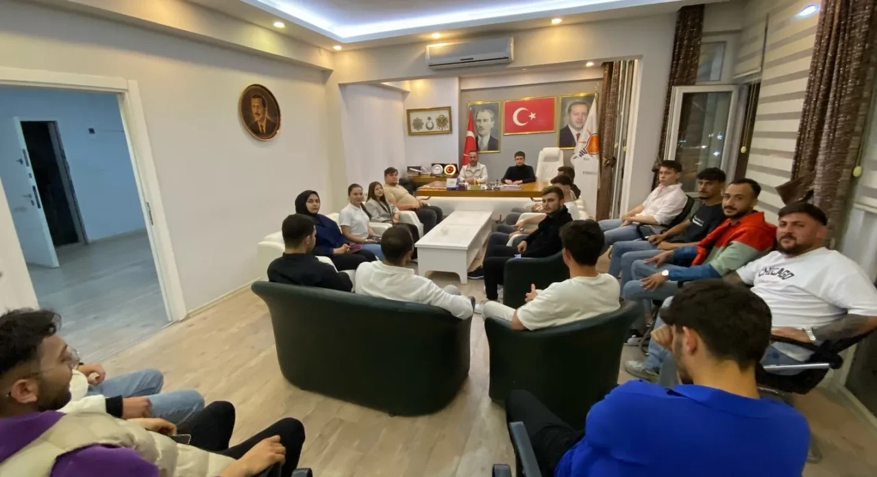 AK Parti Merzifon Gençlik Kolları’ndan Birlik ve Motivasyon Toplantısı