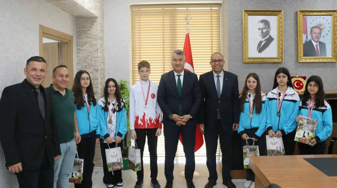 Türkiye Şampiyonlarından Müdür Katipoğlu’na Ziyaret