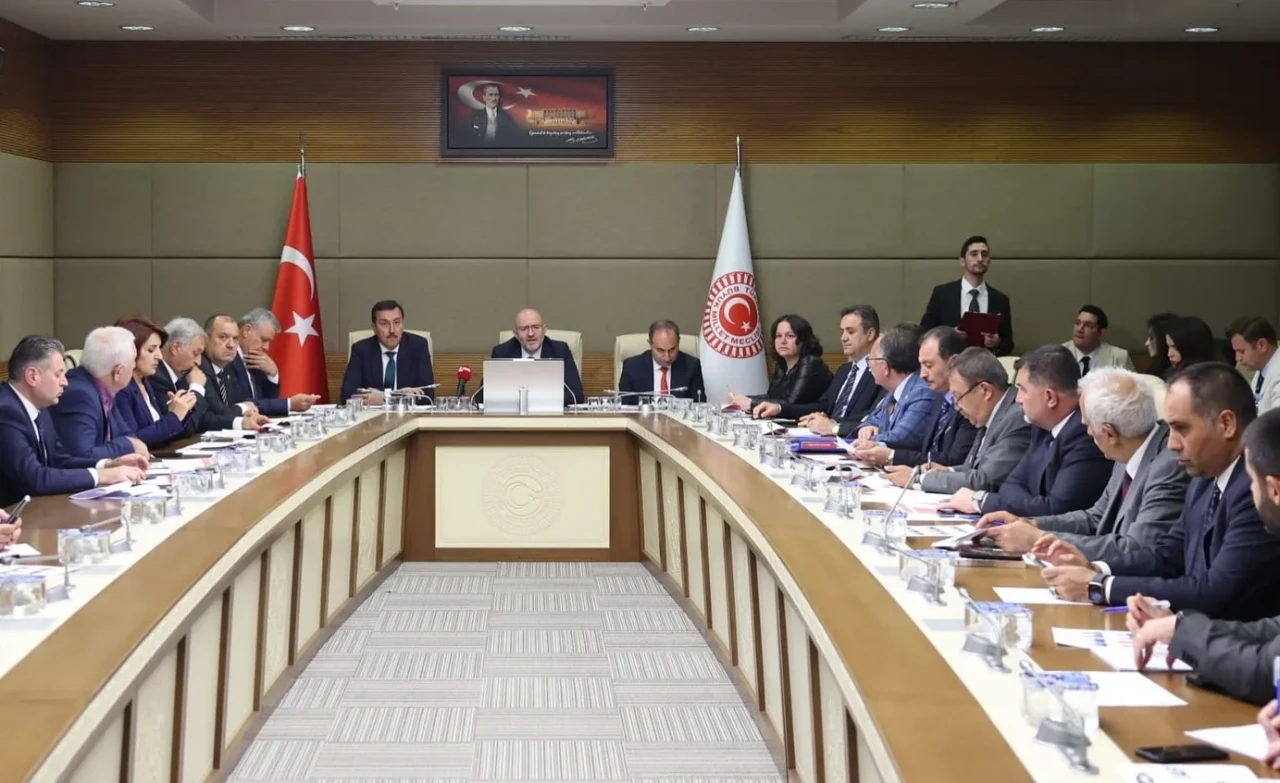 Milletvekili Karagöz: “Zirai Don Felaketi Çiftçimizin Alın Terini Yok Etti”