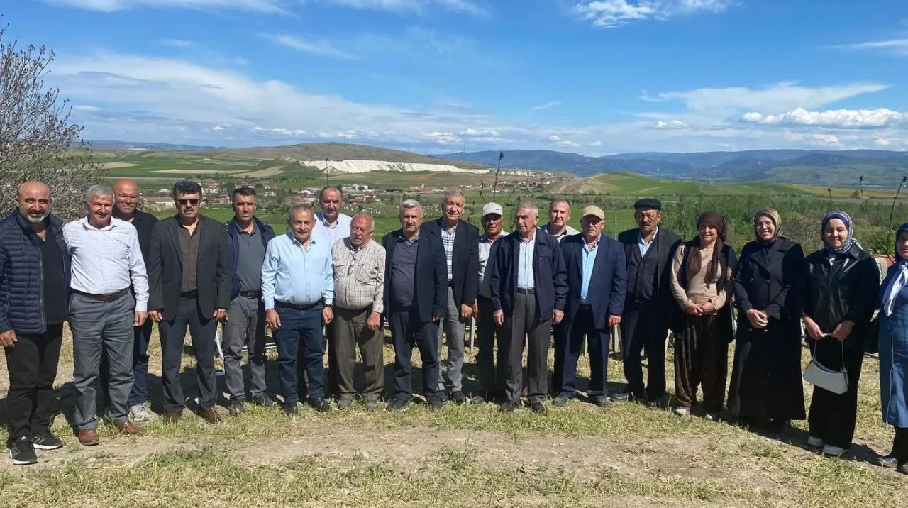 AK Parti Heyeti Yağmur Duası ve Afad Kurbanı Programında Vatandaşlarla Buluştu