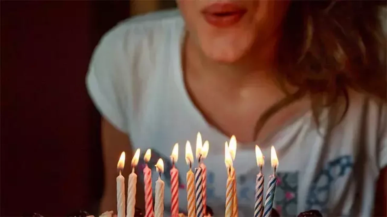 Rüyada Doğum Günü Kutlamak ve Pasta Görmek Ne Anlama Gelir?