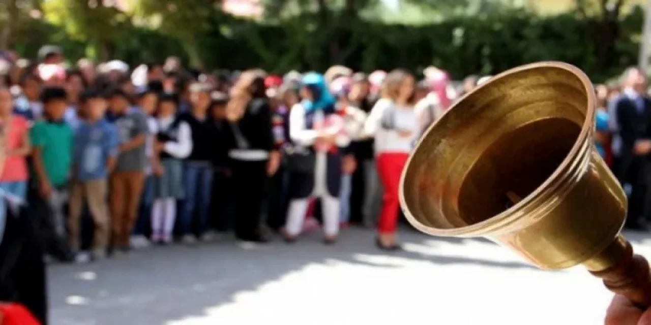 Merzifon’da Yaz Tatili Başlıyor: 13 Bin Öğrenci Karnelerini Alıyor, Gözler YKS ve LGS Süreçlerinde