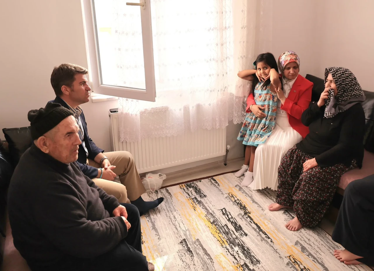 Amasya Valisi Önder Bakan’dan Yalnız ve Engelli Vatandaşlara Bayram Ziyareti