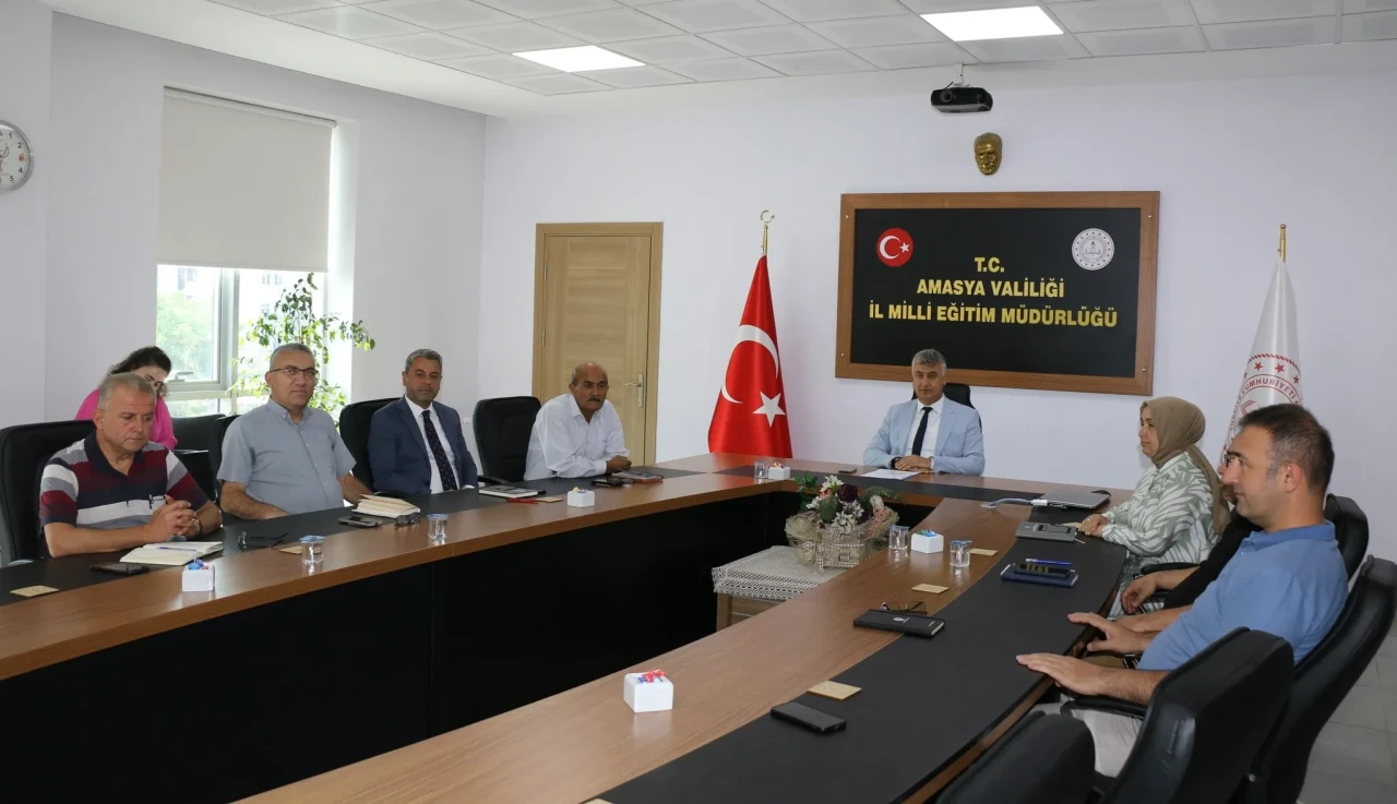 Amasya İl Millî Eğitim Müdürlüğü’nde Haftalık Değerlendirme Toplantısı Yapıldı