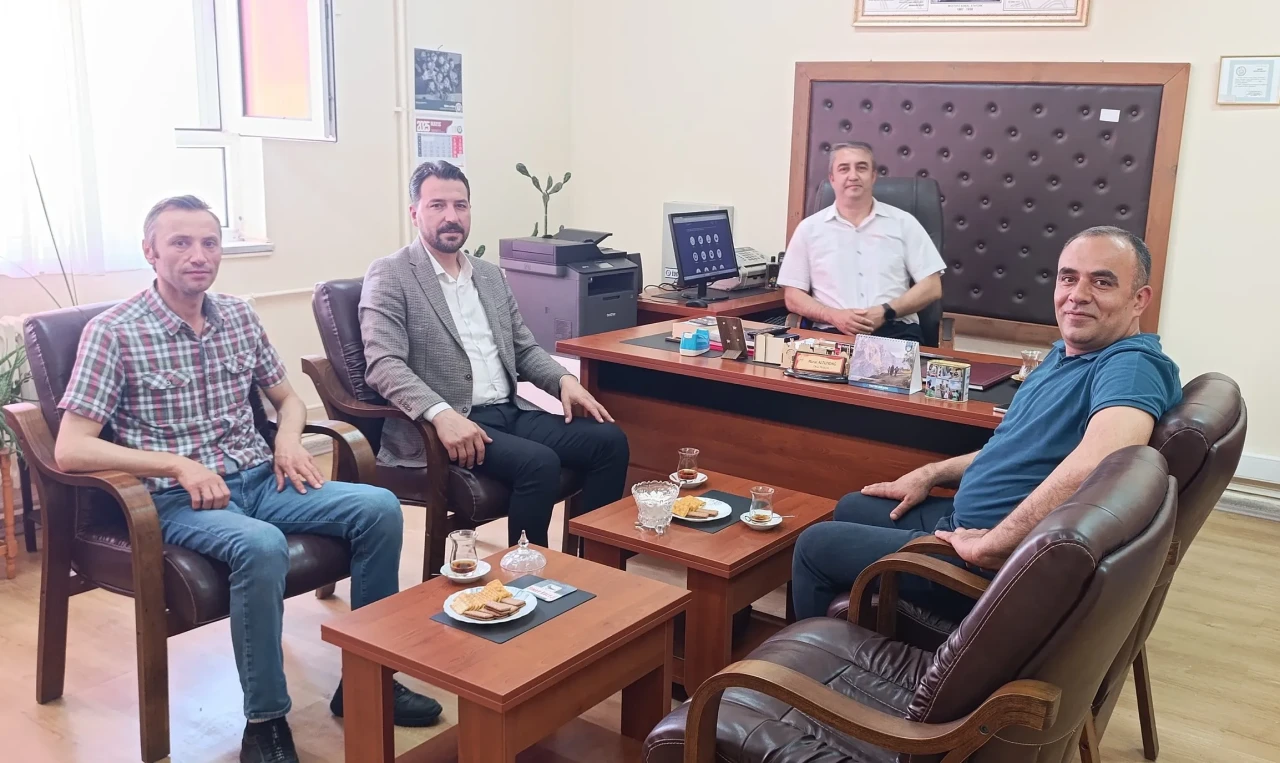 AK Parti Merzifon Teşkilatından Eğitim Ziyareti
