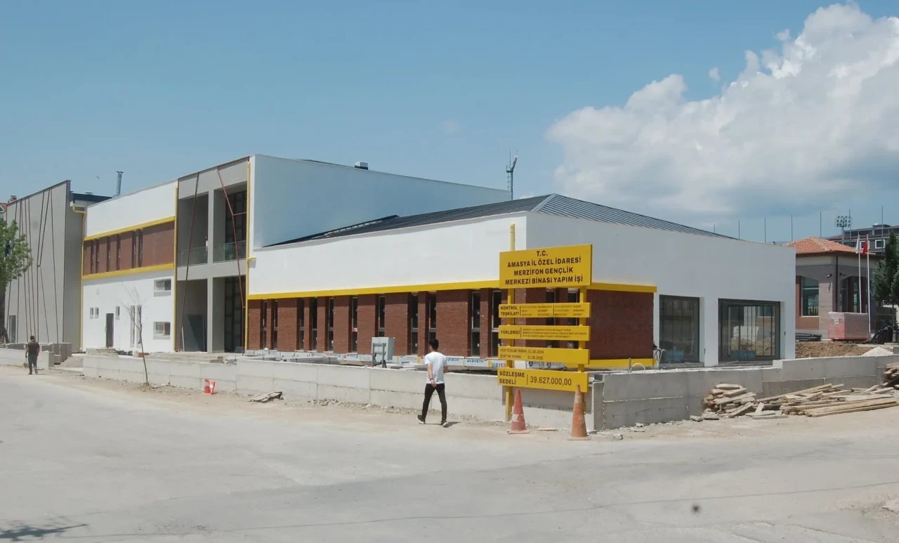 Merzifon’da Çok Amaçlı Spor Salonu Açılış İçin Gün Sayıyor