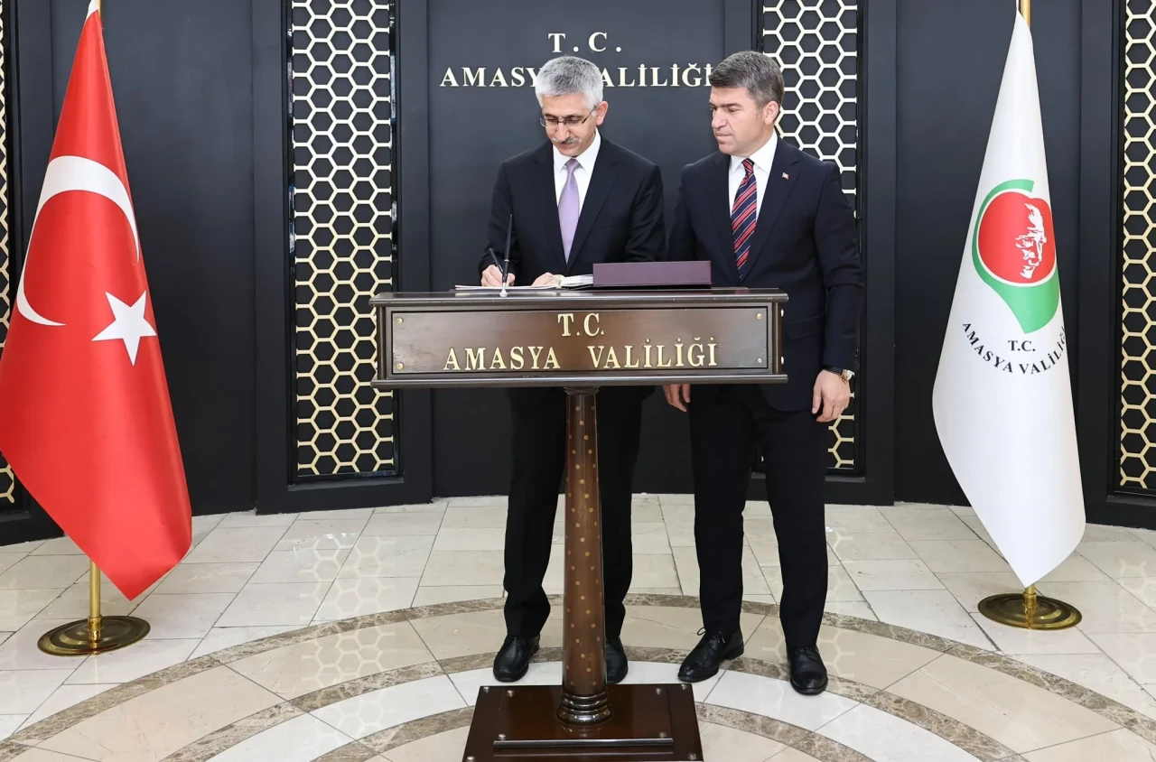Milli Eğitim Bakan Yardımcısı Nazif Yılmaz’dan Amasya Valisi Önder Bakan’a Ziyaret