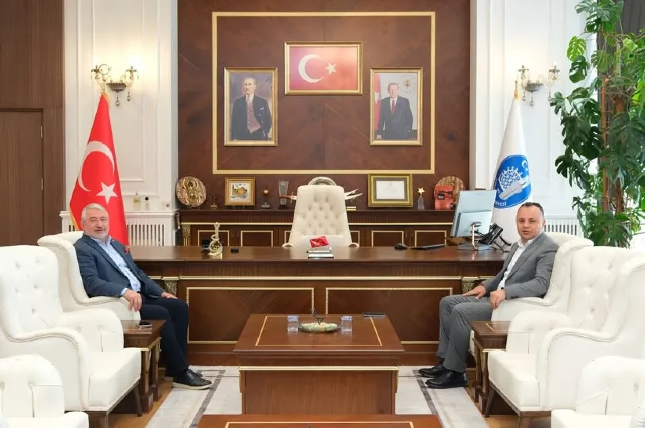 Amasya Belediye Başkanı Turgay Sevindi, Çorum Belediye Başkanı Aşgın’ı Ziyaret Etti