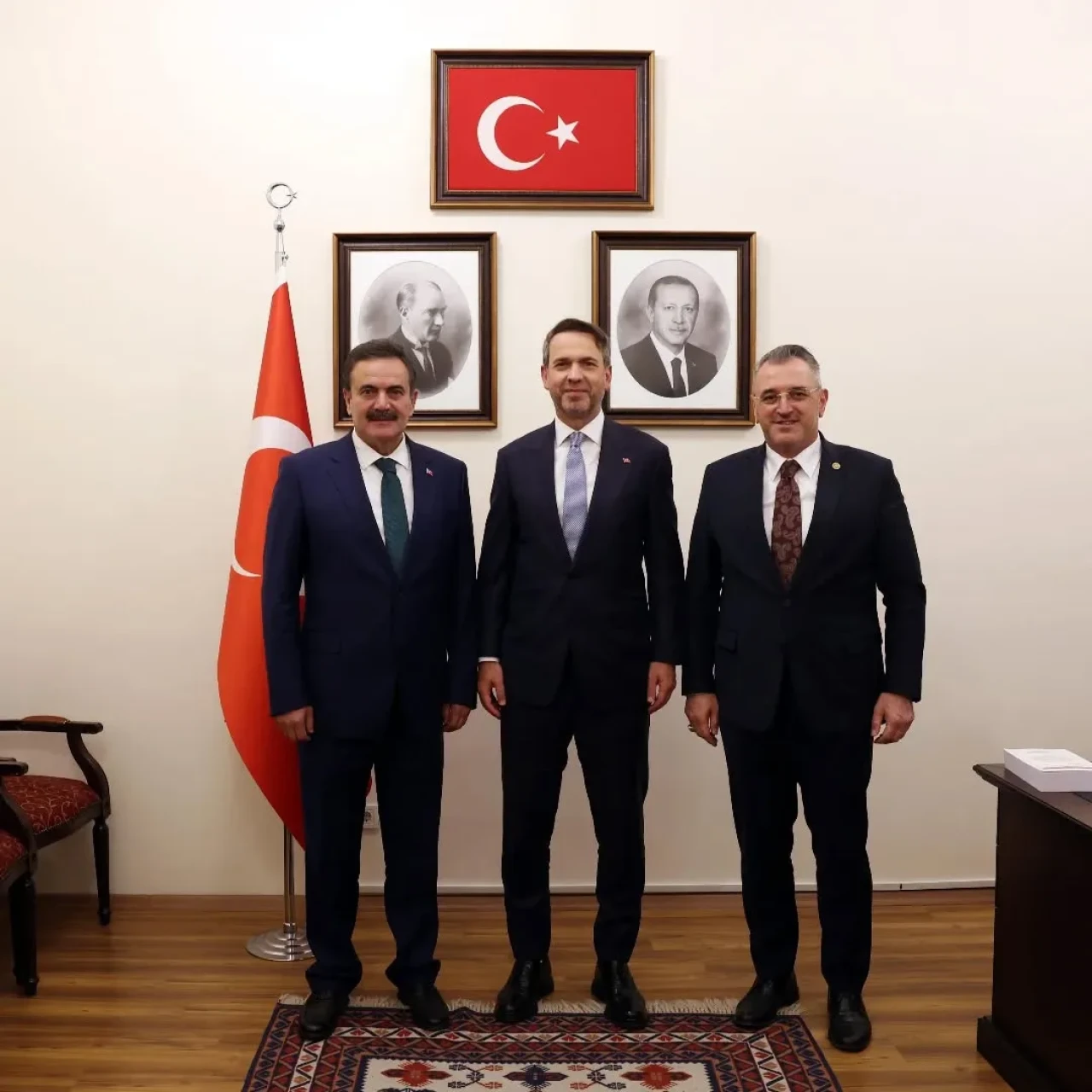 Çilez ve İpek’ten Bakanlığa Enerji Çıkarması