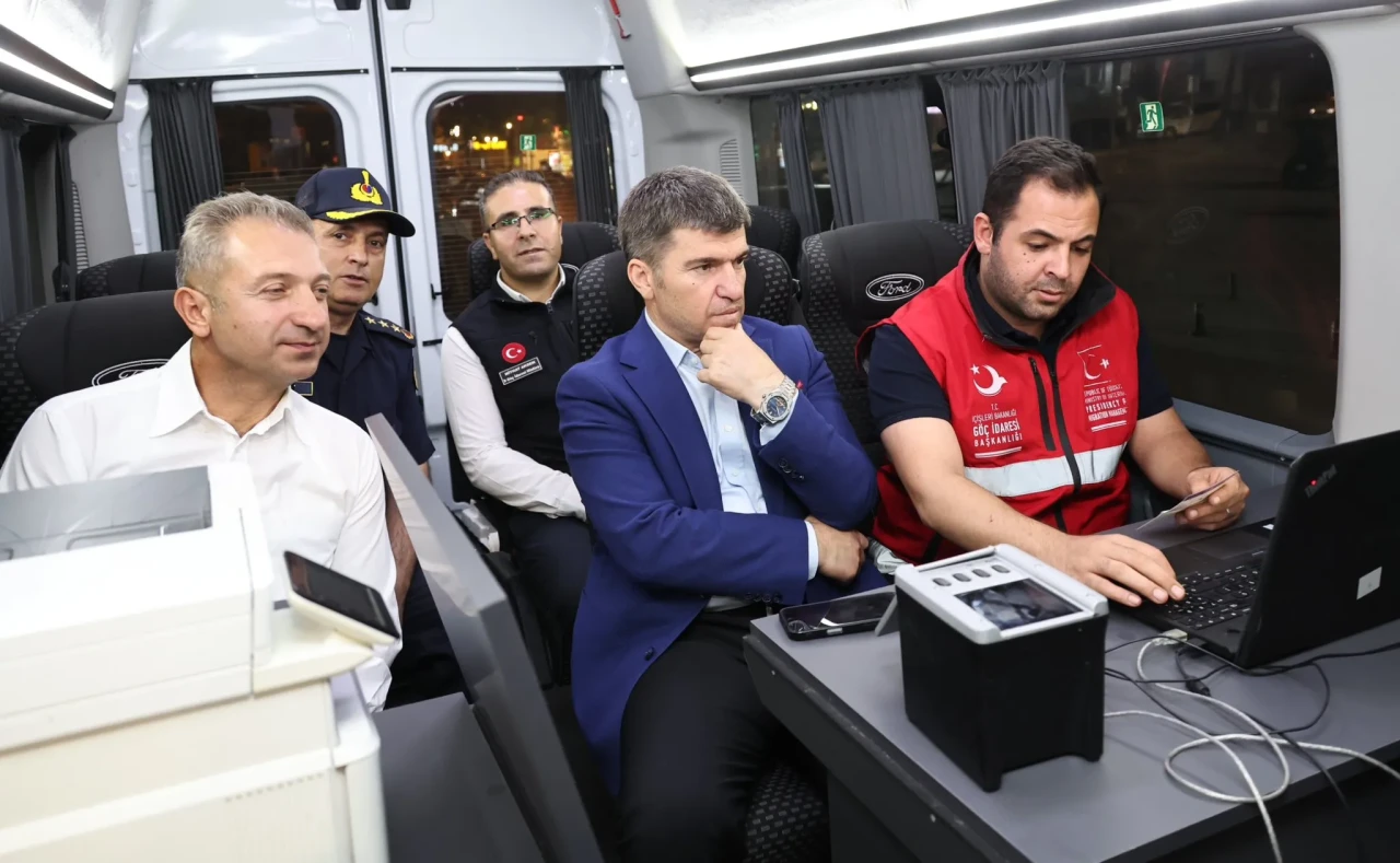 Vali Bakan’dan Göç Yönetimine Yakın Takip: Mobil Göç Noktası’nda İnceleme