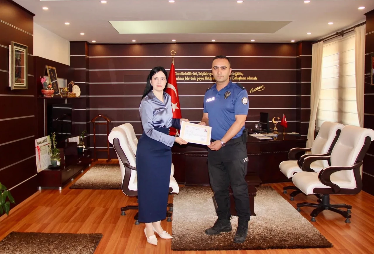 Emniyet Amiri Burak Çimen’e Başarı Belgesi