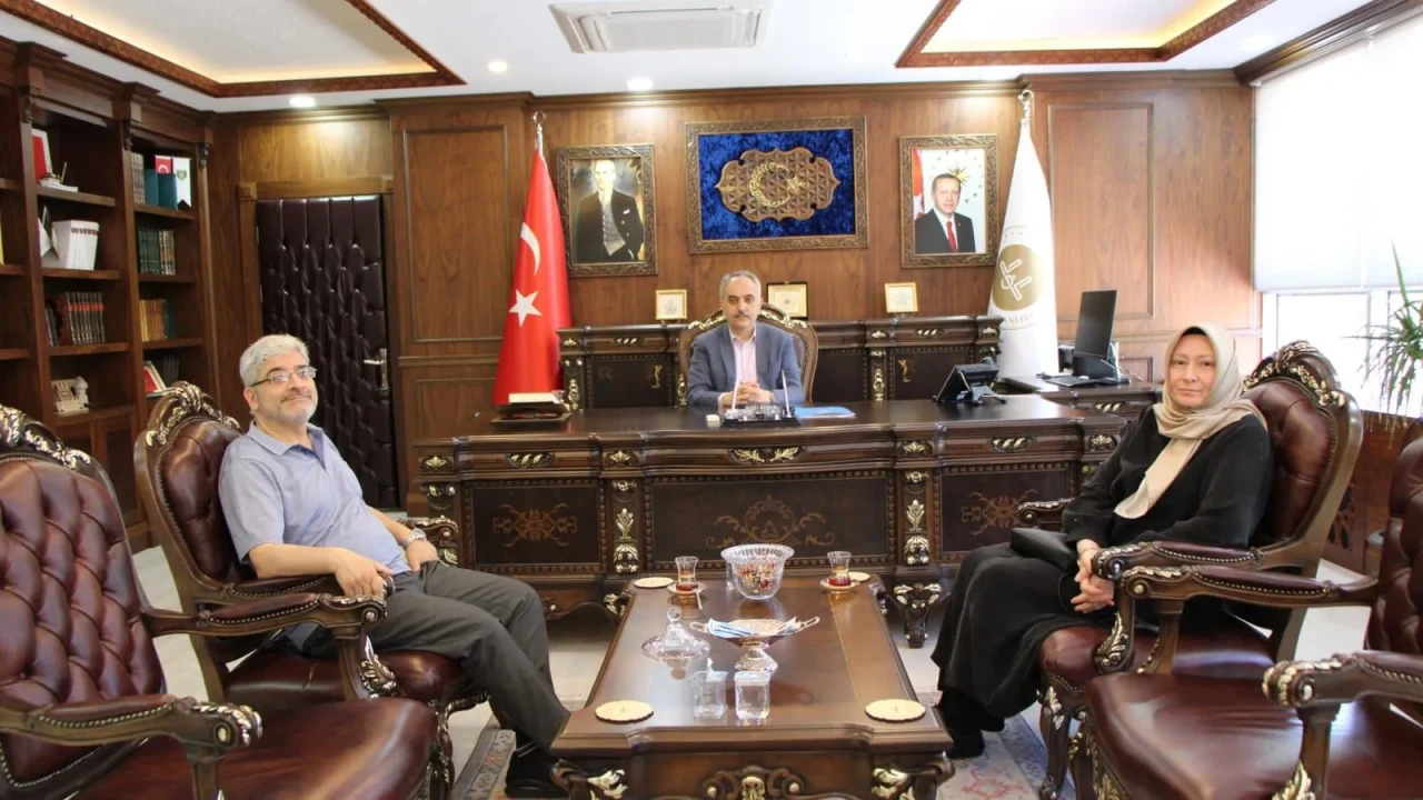 Kars Müftü Yardımcısı Fatma Savcı’dan Amasya İl Müftüsü Hamza Bayram’a Nezaket Ziyareti