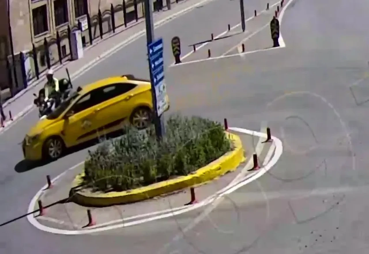 Amasya’da Trafik Kazası: Polis Memuru Yaralandı – Kaza Anı Kamerada