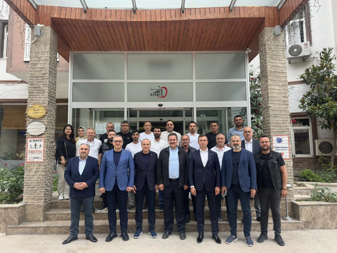 AK Parti Amasya Milletvekilleri İpek ve Çilez, Düğün Salonu İşletmecileriyle Buluştu