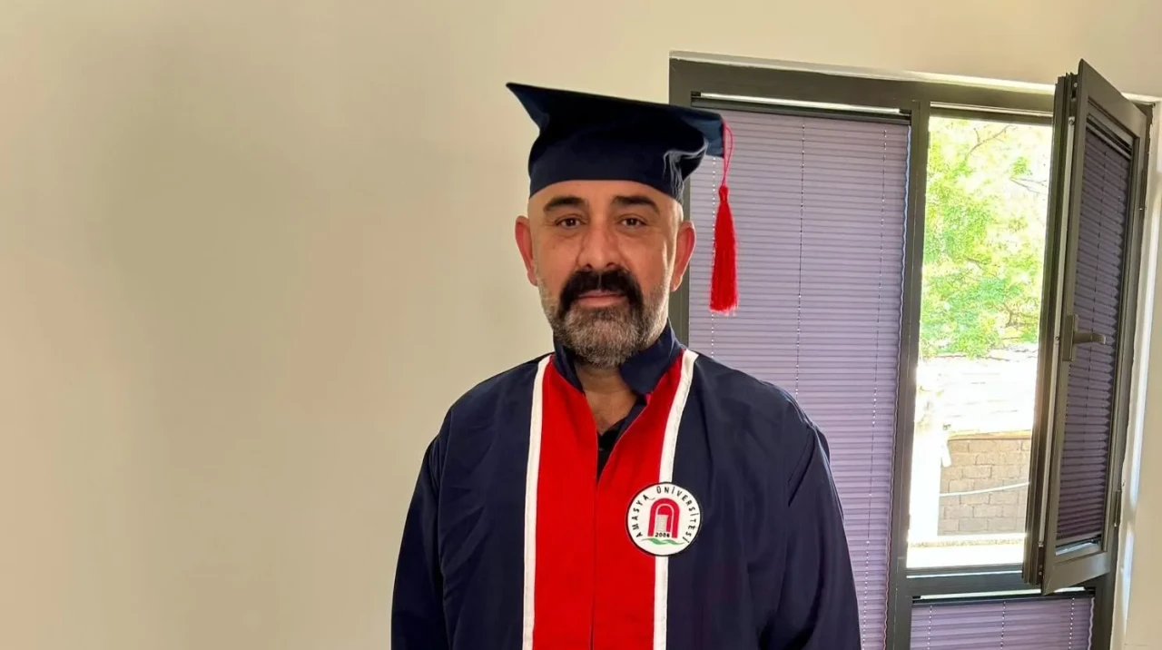 MHP Merzifon İlçe Başkanı Hüseyin Saka Üniversiteden Mezun Oldu