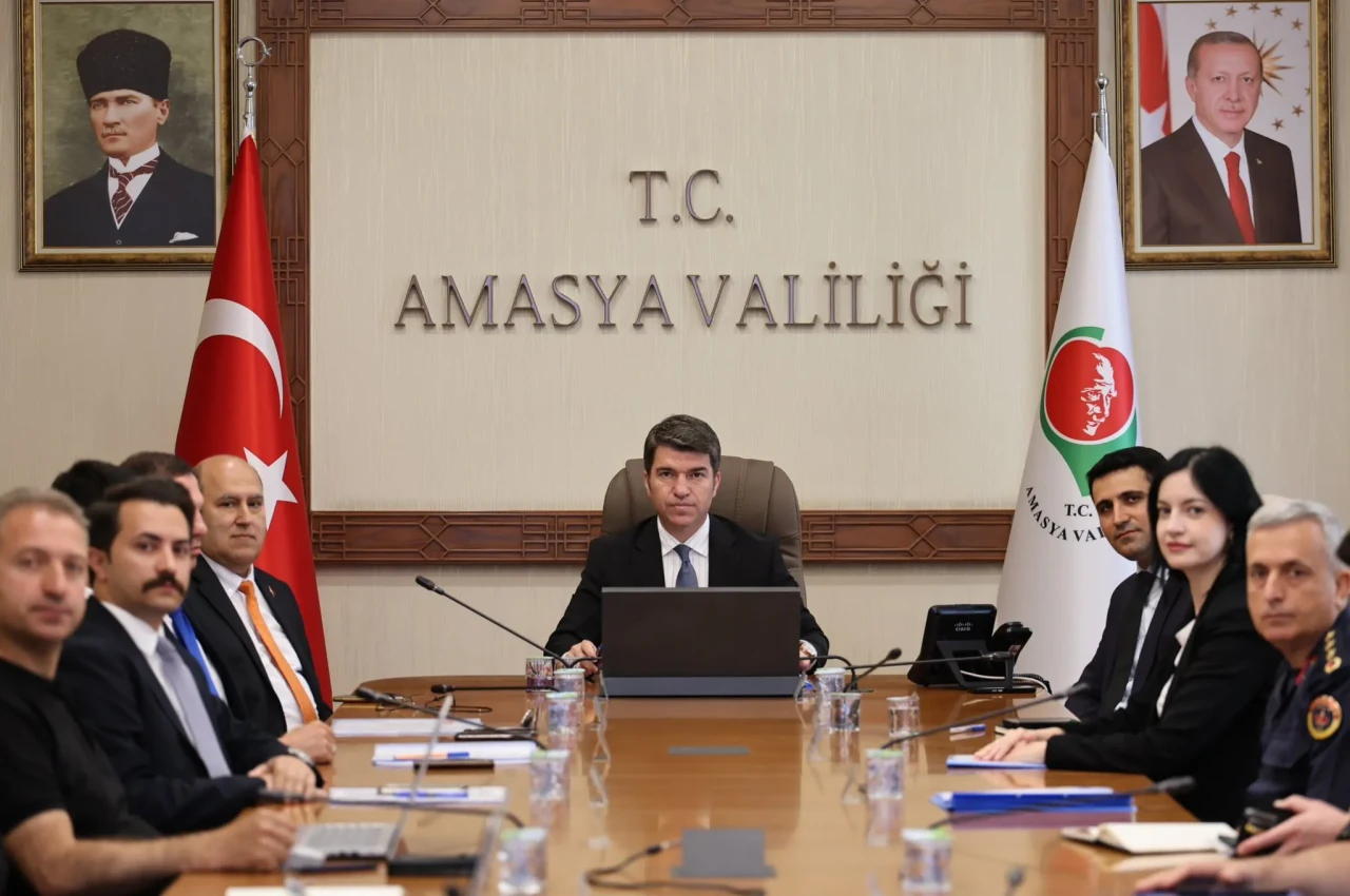 Amasya’da Güvenlik ve Asayiş Masaya Yatırıldı: Vali Önder Bakan Başkanlığında Kapsamlı Toplantı