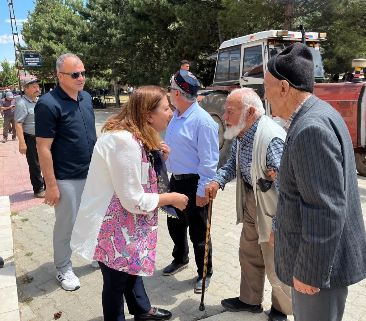 Başkan Zehra Özyol Gümüş’te Yağmur Duasına Katıldı: Bereket ve Dayanışma Dualarla Buluştu