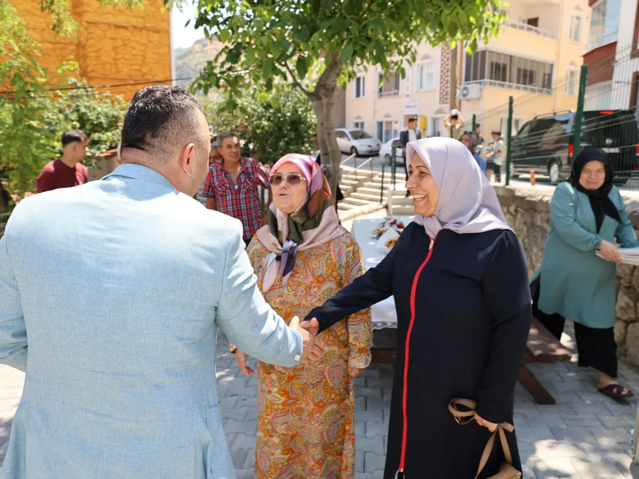 Başkan Turgay Sevindi İhsaniye Mahallesi’nde Vatandaşlarla Buluştu