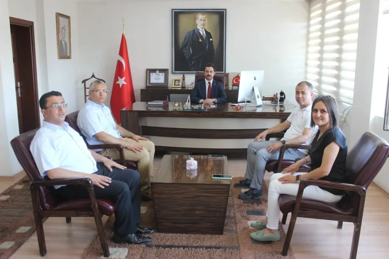 Kaymakam Demirgül’den Eğitim Camiasına Veda ve Karşılama