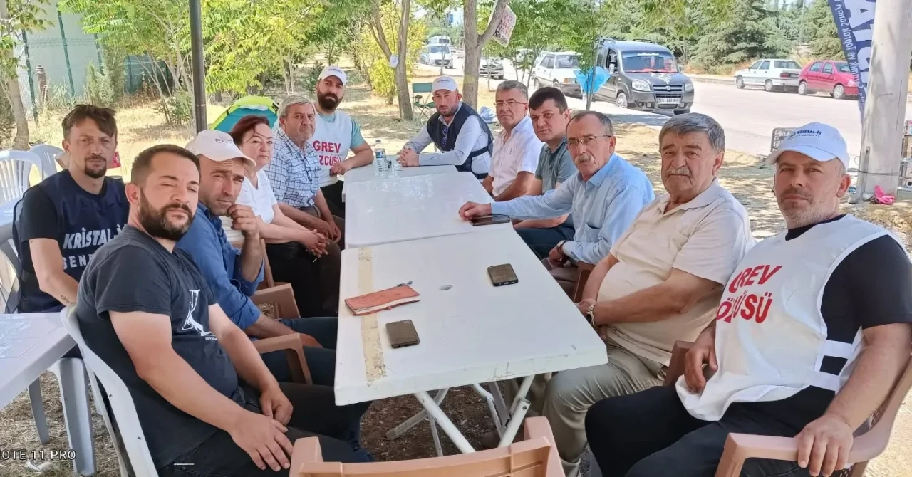 CHP Merzifon’dan GM Teknik Cam İşçilerine Destek Ziyareti