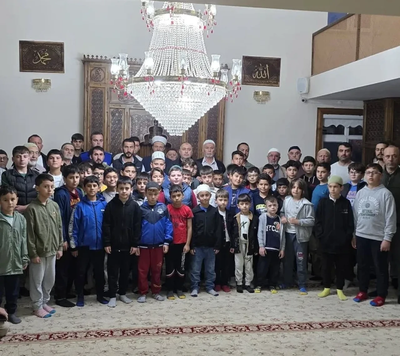 Sabahın Seherinde Baba-Oğul Camide Buluştu