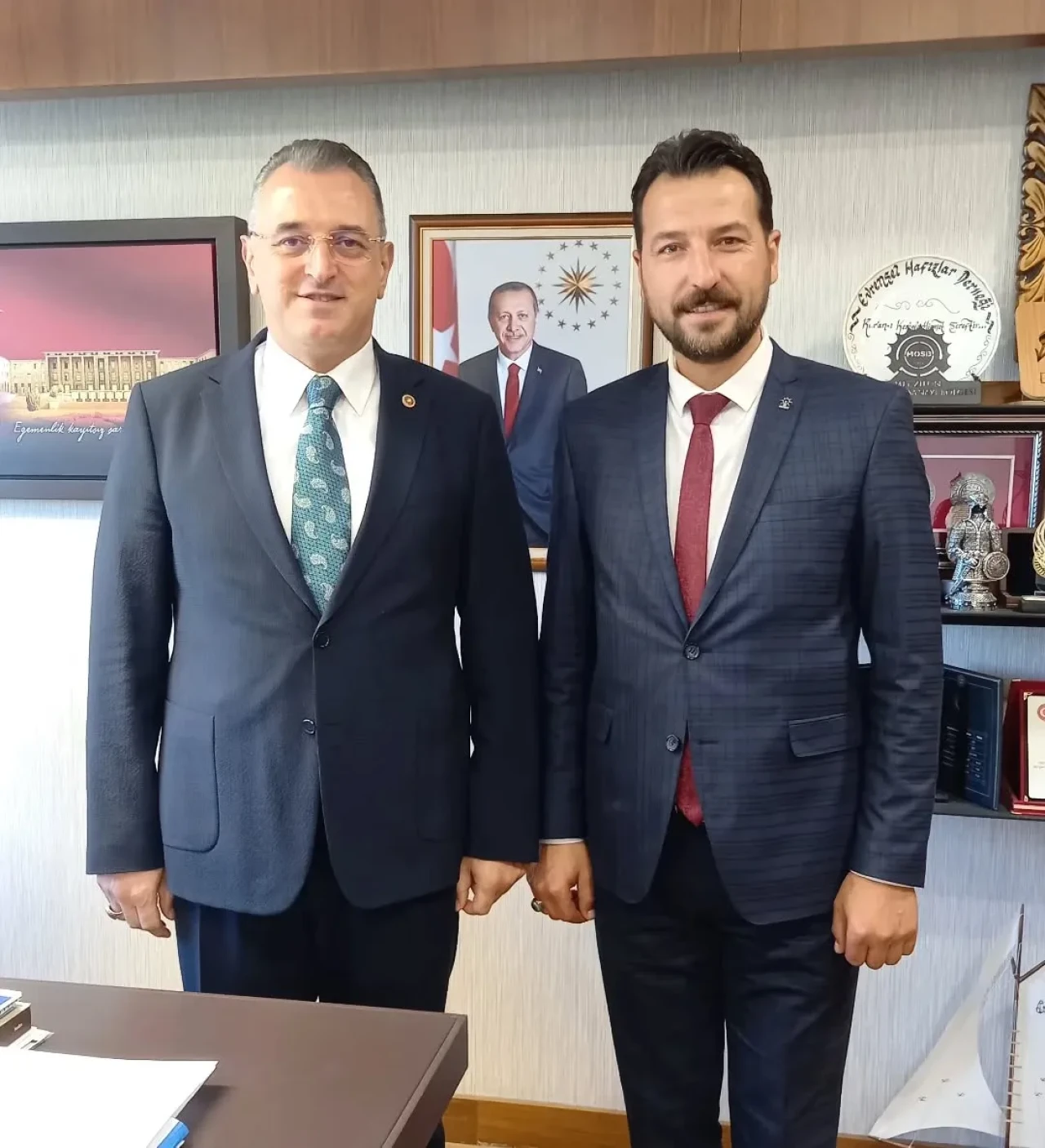 AK Parti Merzifon İlçe Başkanı Emre Keleş’ten Milletvekili Hasan Çilez’e Ziyaret