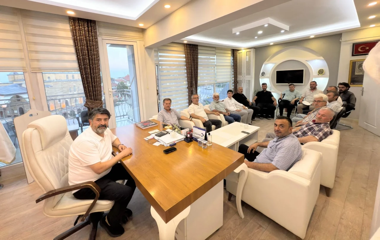 AK Parti Merzifon İlçe Teşkilatı Haftalık Yönetim Kurulu Toplantısını Gerçekleştirdi