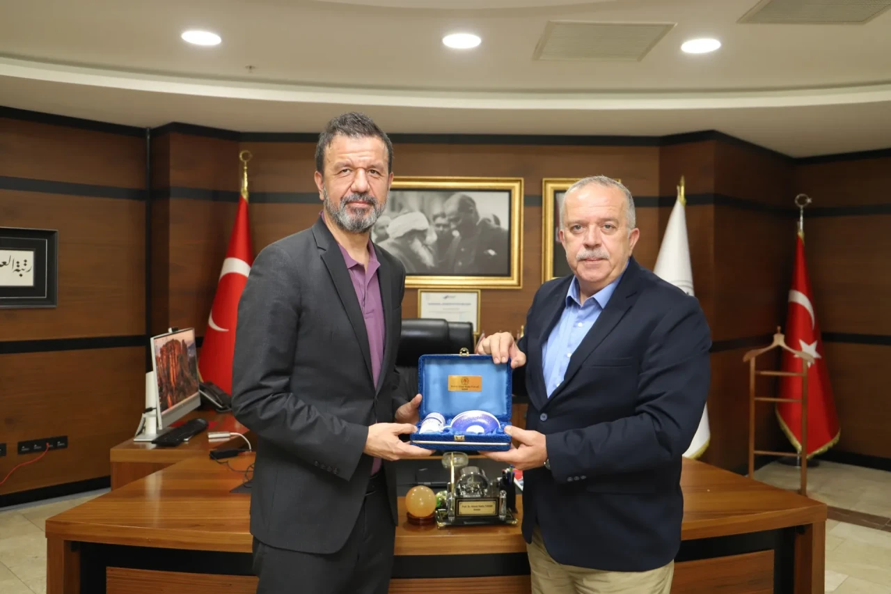 Başhekim Dr. Taşova’dan Rektör Turabi’ye Veda Ziyareti