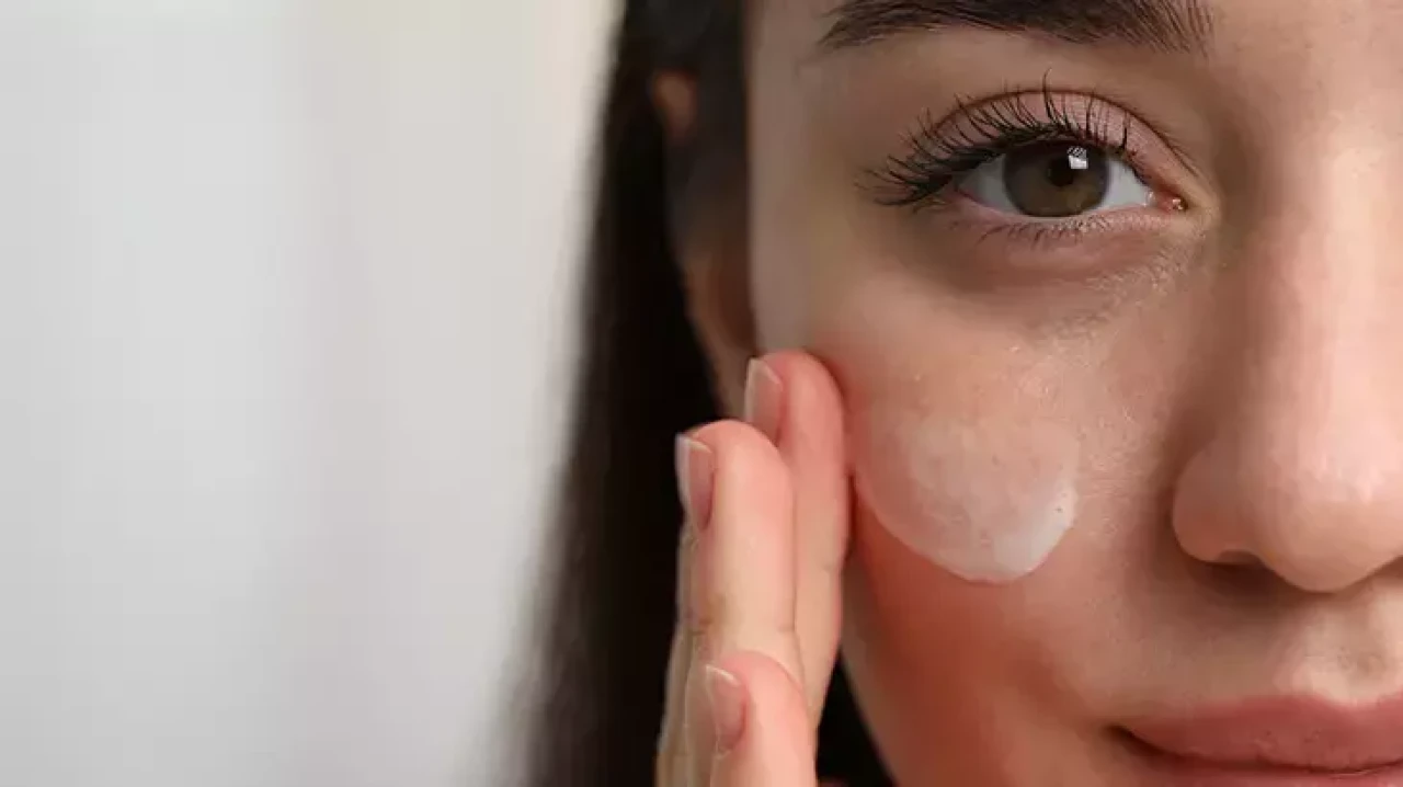 Gece Sürün, Sabah Farkı Görün! Yumurta ve Balla Doğal Botoks Etkisi