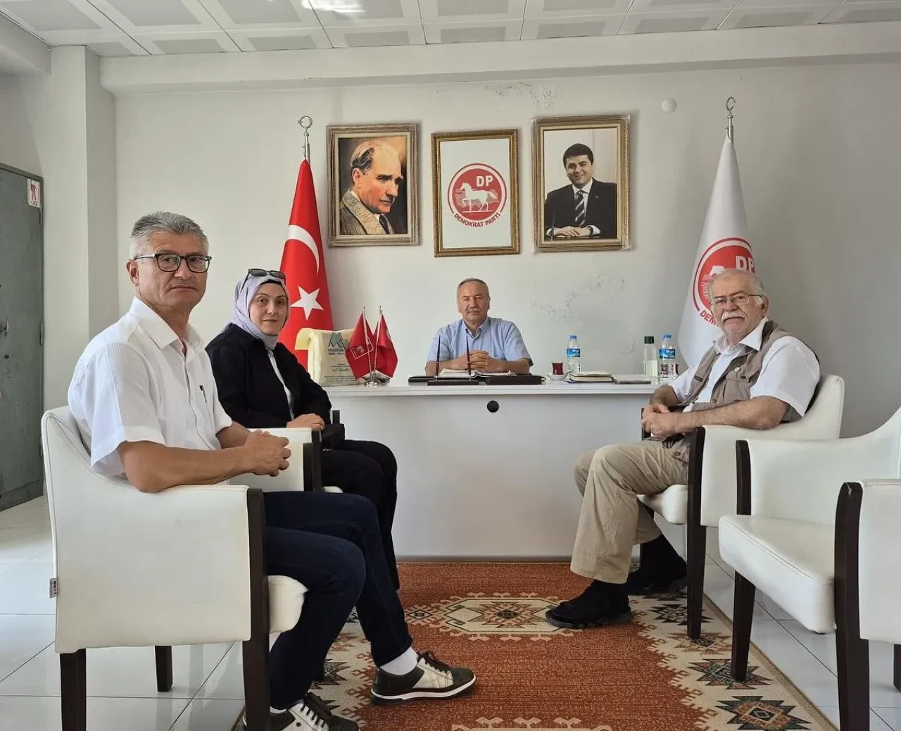 Merzifon Vakfı’ndan Demokrat Parti Merzifon İlçe Başkanlığı’na Ziyaret