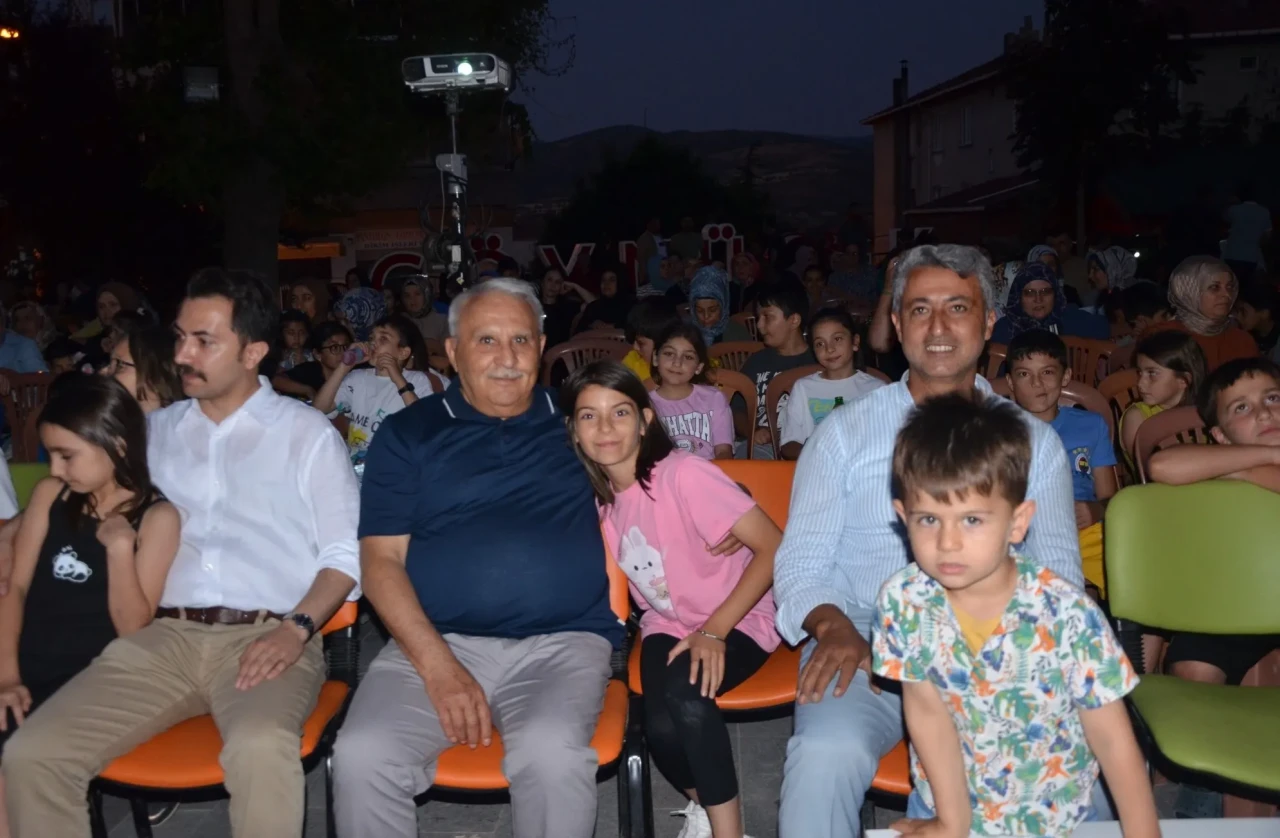 Gezen Sinema Günleri Göynücek’te Çocuklarla Buluştu