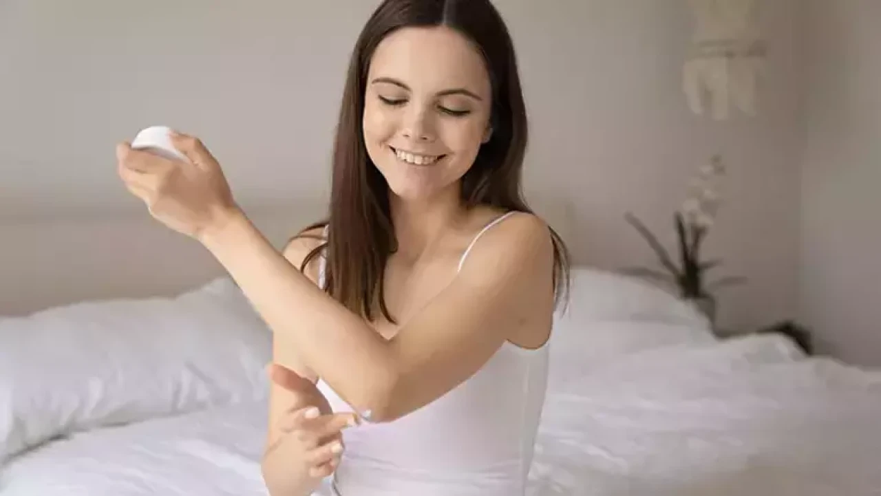 Retinol Vücut Losyonlarında Yeni Trend: Dirsekten Dekolteye Cilt Yenileyici Etki!